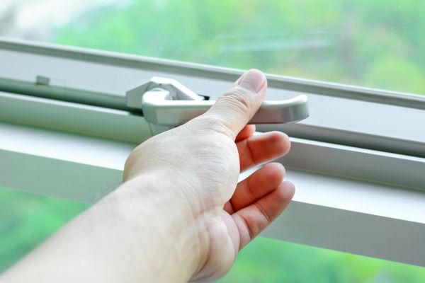 Window Hardware Replacement in Valencia