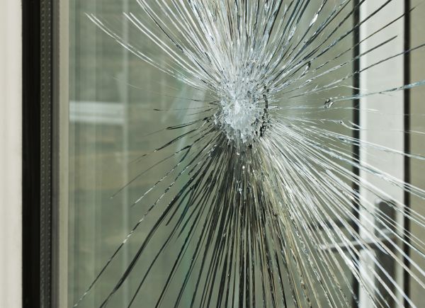 Cost of Shattered Window Repair in Valencia