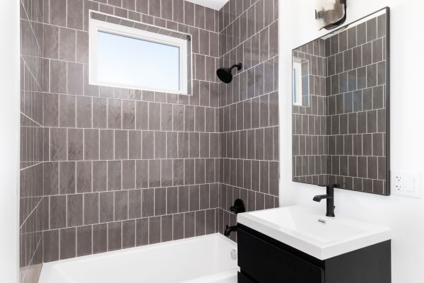 Cost of Shower Window Repair in Valencia