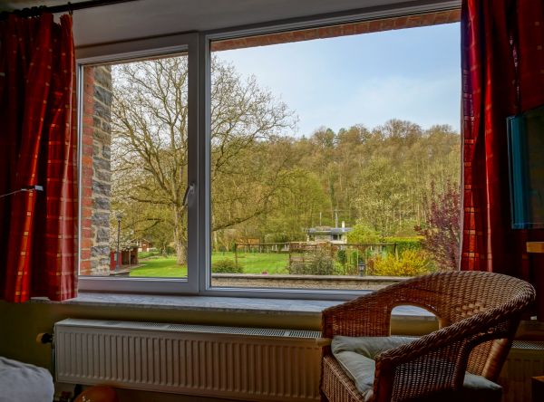 Cost of Fiberglass Window Repair in Valencia