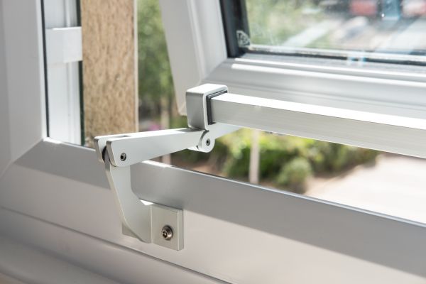 Hinged Window Repair in Valencia