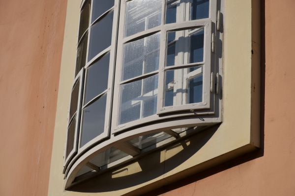 Cost of Bow Window Repair in Valencia